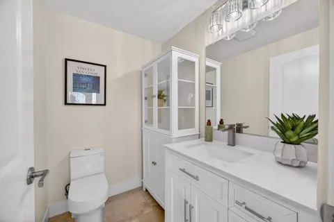 Bath - 25265 Carlsbad Ave, Davis, CA 95616 photo 1 of 14
