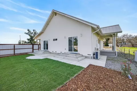 Exterior - 25265 Carlsbad Ave, Davis, CA 95616 photo 9 of 19