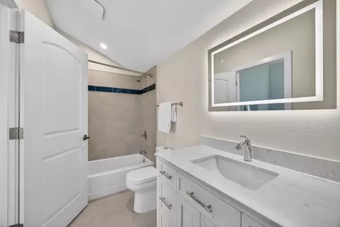 Bath - 25265 Carlsbad Ave, Davis, CA 95616 photo 6 of 14