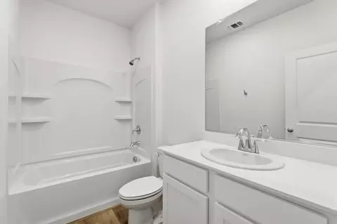 Bath - 1001 Vanderbilt Ter, Davis, CA 95618 photo 1 of 1