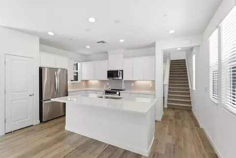 Kitchen - 1001 Vanderbilt Ter, Davis, CA 95618 photo 1 of 1