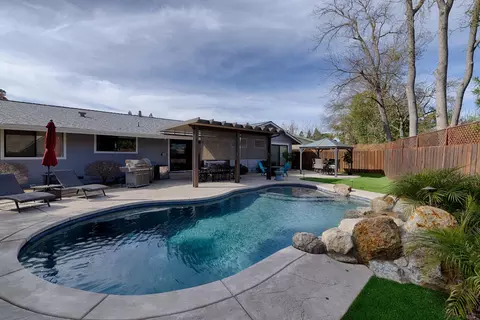 4941 Wendy Ct, Carmichael, CA 95608 photo 3
