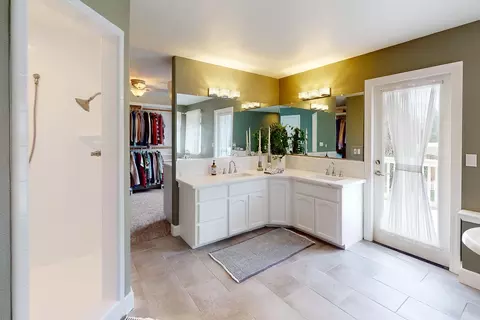 Bath - 2227 W W Rdg, Sutter, CA 95982 photo 2 of 8