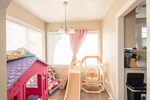Entry Way - 133 Jones St, Modesto, CA 95354 photo 1 of 1