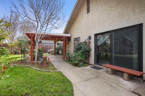 Exterior - 2207 Chaparral Ct, Lodi, CA 95242 photo 5 of 6