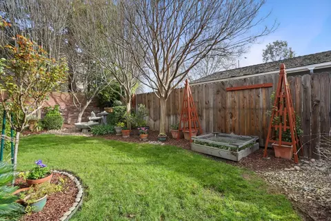 Exterior - 2207 Chaparral Ct, Lodi, CA 95242 photo 4 of 6
