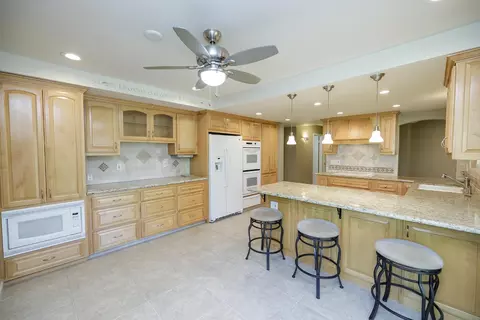Kitchen - 1001 Winsted Ln, Modesto, CA 95355 photo 6 of 6