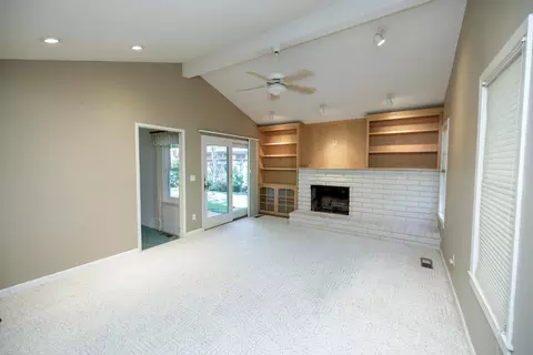 Living - 1001 Winsted Ln, Modesto, CA 95355 photo 5 of 8