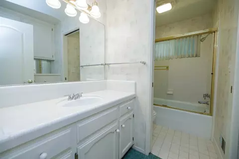 Bath - 1001 Winsted Ln, Modesto, CA 95355 photo 1 of 4