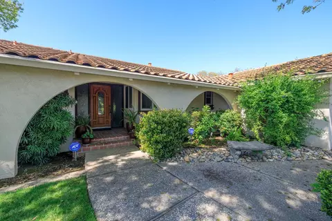 Exterior - 1001 Winsted Ln, Modesto, CA 95355 photo 2 of 10