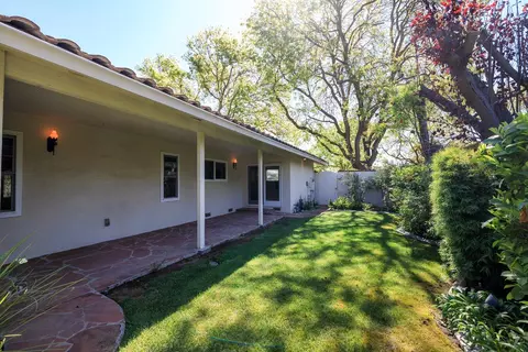 Exterior - 1001 Winsted Ln, Modesto, CA 95355 photo 9 of 10
