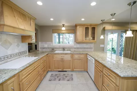 Kitchen - 1001 Winsted Ln, Modesto, CA 95355 photo 2 of 6