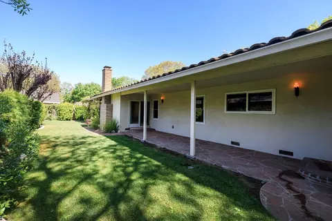 Exterior - 1001 Winsted Ln, Modesto, CA 95355 photo 7 of 10