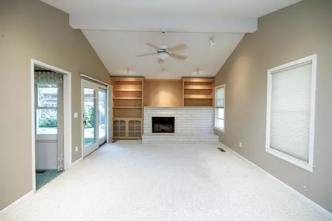Living - 1001 Winsted Ln, Modesto, CA 95355 photo 6 of 8