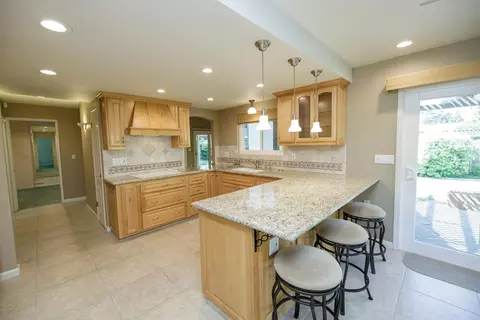 Kitchen - 1001 Winsted Ln, Modesto, CA 95355 photo 3 of 6