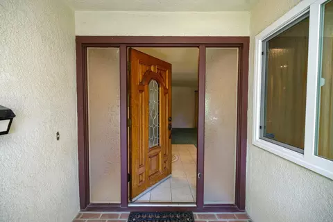 Entry Way - 1001 Winsted Ln, Modesto, CA 95355 photo 2 of 3