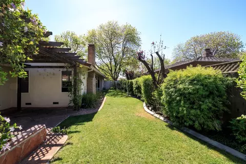 Exterior - 1001 Winsted Ln, Modesto, CA 95355 photo 8 of 10