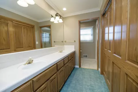 Bath - 1001 Winsted Ln, Modesto, CA 95355 photo 3 of 4