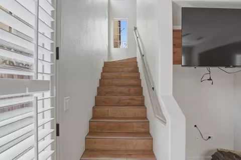 Entry Way - 154 Splendido Ct, Newman, CA 95360 photo 3 of 5