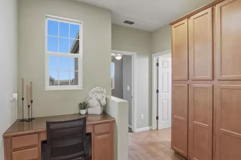 Entry Way - 154 Splendido Ct, Newman, CA 95360 photo 5 of 5