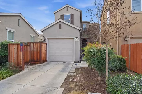 Exterior - 154 Splendido Ct, Newman, CA 95360 photo 1 of 4