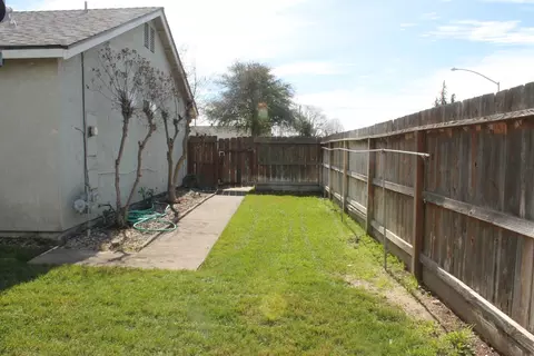 Exterior - 7501 Vixen Ct, Hughson, CA 95326 photo 9 of 13