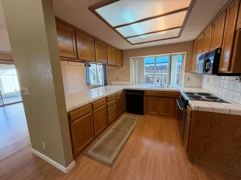 Kitchen - 7501 Vixen Ct, Hughson, CA 95326 photo 2 of 3
