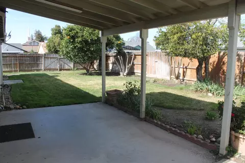 Exterior - 7501 Vixen Ct, Hughson, CA 95326 photo 7 of 13