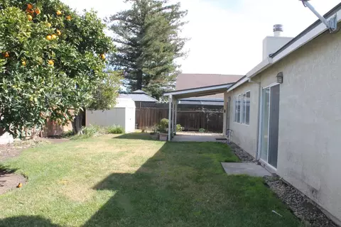 Exterior - 7501 Vixen Ct, Hughson, CA 95326 photo 11 of 13