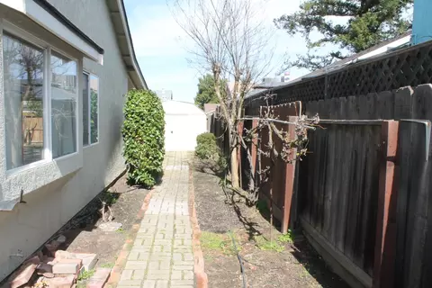 Exterior - 7501 Vixen Ct, Hughson, CA 95326 photo 5 of 13
