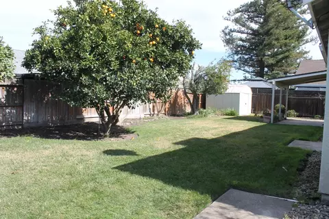 Exterior - 7501 Vixen Ct, Hughson, CA 95326 photo 10 of 13