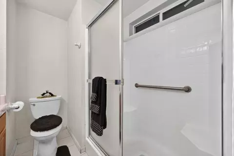 Bath - 3032 Lewis St, Placerville, CA 95667 photo 2 of 6