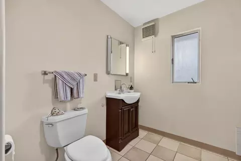 Bath - 3032 Lewis St, Placerville, CA 95667 photo 4 of 6