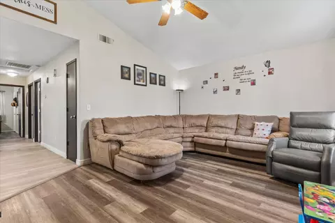 Entry Way - 3003 Corinne Ct, Live Oak, CA 95953 photo 2 of 6
