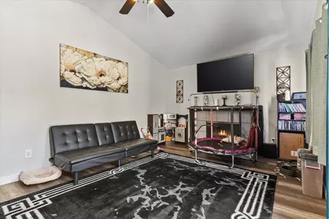 Living - 3003 Corinne Ct, Live Oak, CA 95953 photo 2 of 2