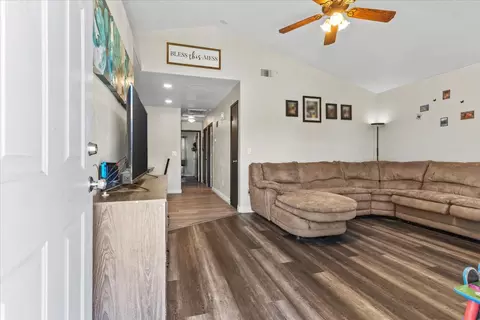 Entry Way - 3003 Corinne Ct, Live Oak, CA 95953 photo 1 of 6