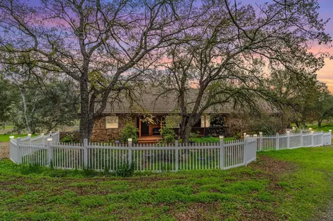 149 S Park Dr, Valley Springs, CA 95252