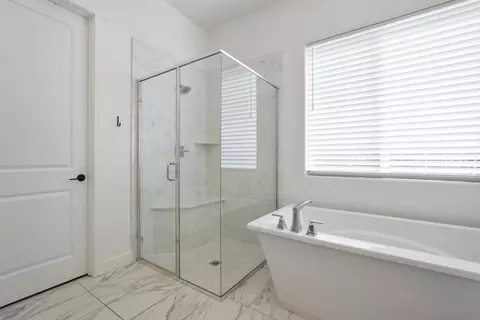 Bath - 2513 Feathermint Ln, Turlock, CA 95382 photo 2 of 4
