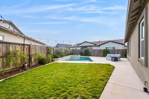 Exterior - 2513 Feathermint Ln, Turlock, CA 95382 photo 5 of 6