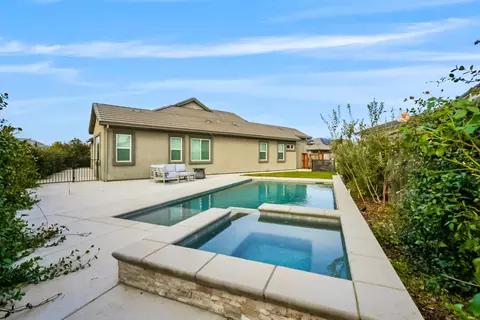 Exterior - 2513 Feathermint Ln, Turlock, CA 95382 photo 3 of 6