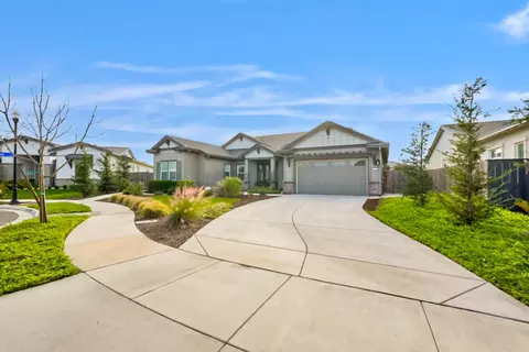 Exterior - 2513 Feathermint Ln, Turlock, CA 95382 photo 2 of 6