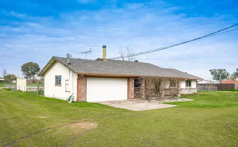 Exterior - 10480 Lowell St, Elverta, CA 95626 photo 4 of 16