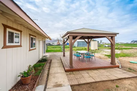 Exterior - 10480 Lowell St, Elverta, CA 95626 photo 11 of 16