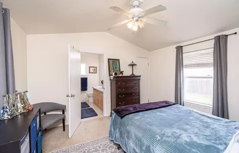 Bedroom - 10480 Lowell St, Elverta, CA 95626 photo 7 of 8