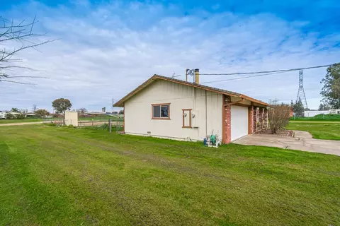 Exterior - 10480 Lowell St, Elverta, CA 95626 photo 9 of 16