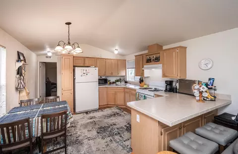 Kitchen - 10480 Lowell St, Elverta, CA 95626 photo 4 of 5