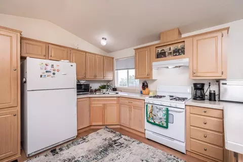 Kitchen - 10480 Lowell St, Elverta, CA 95626 photo 5 of 5