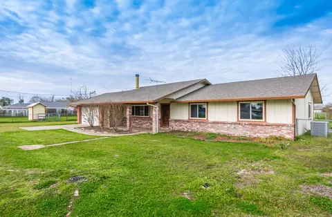 Exterior - 10480 Lowell St, Elverta, CA 95626 photo 5 of 16