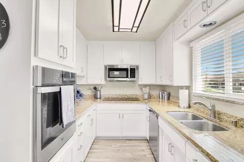 Kitchen - 1805 Kienitz Ave, Modesto, CA 95355 photo 1 of 4