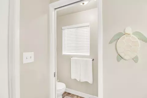 Bath - 1805 Kienitz Ave, Modesto, CA 95355 photo 1 of 4